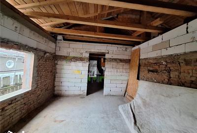 Casă cu 5 camere cu Teren 1200 Mp în Gherăiești
