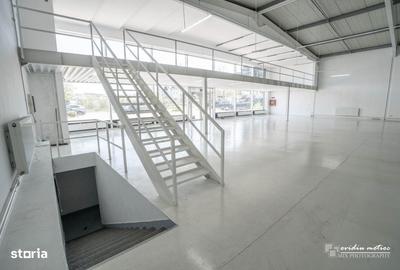 Spațiu comercial, de 1,000 mp, în Central - 7