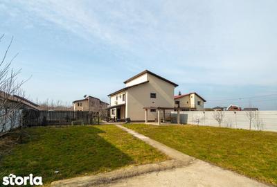 Casă cu 7 camere cu Garaj în Brănești - 12