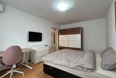 Garsoniera in bloc mixt, an 1980 zona Lujerului, Militari - 2