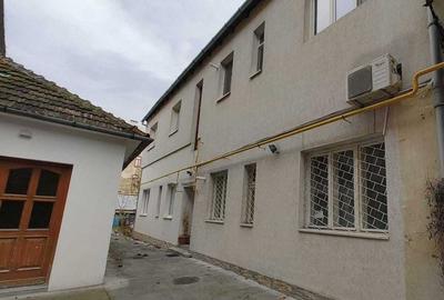 Spatiu comercial de inchiriat Ultracentral Arad - 1