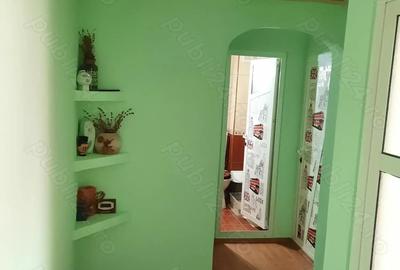 Vand apartament 3 camere