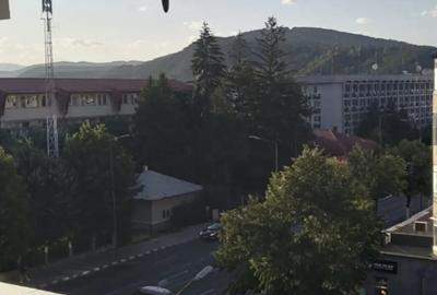 Inchiriez apartament - 3