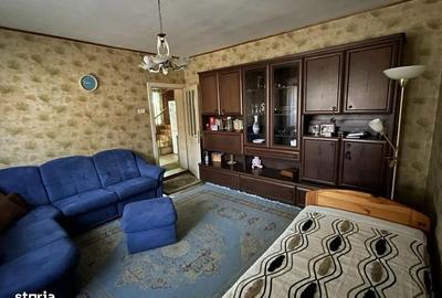 Casă cu 4 camere decomandat cu Teren 100 Mp în 14 Mai - 12