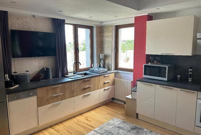 Casă cu 6 camere cu Teren 700 Mp în Remetea Mare - 13