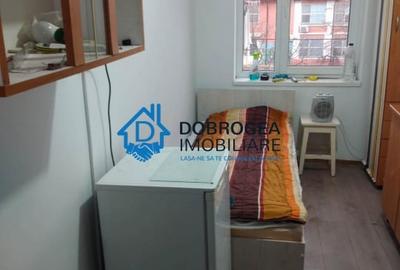 Garsonieră în Vest