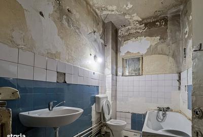 Apartament cu 3 camere semidecomandat în Calea Victoriei