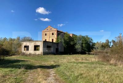 Teren de 25383 mp, în Central - 3