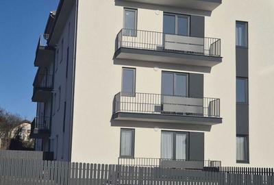 Apartament cu 2 camere decomandat în Livezeni - 1