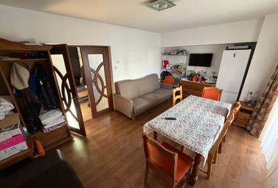 Apartament cu 5 camere decomandat în Calea Călărașilor - 2