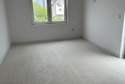 Apartament cu 3 camere în Central - 1
