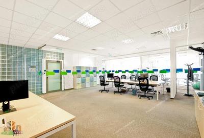 Spațiu comercial, de 72 mp, în Central - 4