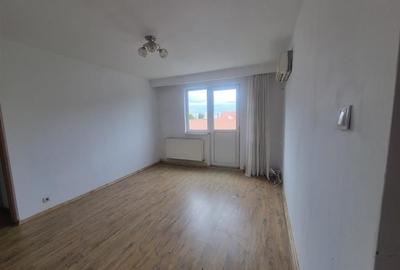 Apartament cu trei camere zona centrala - 3