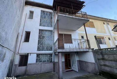 Casă cu 9 camere decomandat cu Teren 101 Mp în Central - 2