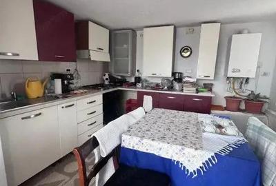 Casa zona centrala 300mp, 700mp teren, Radauti - 13