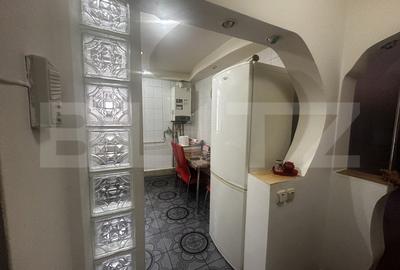 Apartament 3 camere, 70 mp , zona 8 Mai - 10