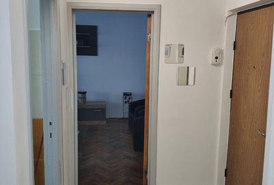 Apartament cu 2 camere, mobilat în Central
