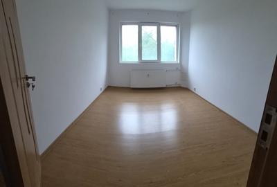Apartament cu 3 camere semidecomandat în Alexandru Obregia - 5