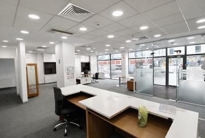 Spațiu comercial, de 157 mp, în Central - 4