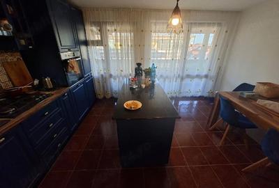 Apartament cu 3 camere decomandat în Est - 1