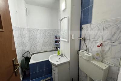 Apartament cu 3 camere semidecomandat în 9 Mai