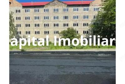 Bloc (camin nefamilisti) format din 70 de garsoniere - 1