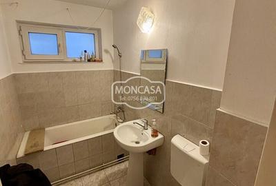 Spațiu comercial, de 85 mp, în Central - 4