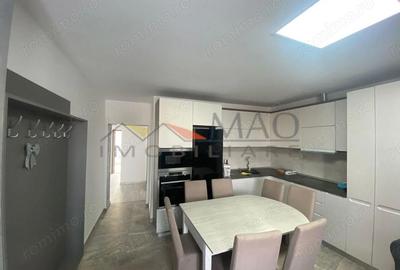 Casă cu 8 camere cu Teren 700 Mp în Semicentral - 13