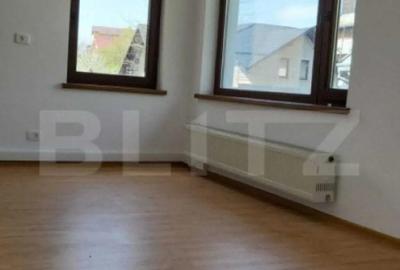 Casă cu 7 camere cu Teren 650 Mp în Central - 3