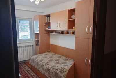 Apartament cu 3 camere decomandat în Nicolina - 2