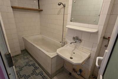 Dacia - la bulevard 2 camere decomandat, etaj intermediar, liber - 6