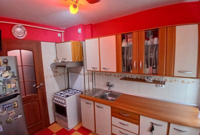 Apartament cu 3 camere semidecomandat în Central - 4