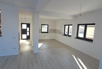 Casă individuală cu 4 camere cu Canalizare în Sânpetru - 5