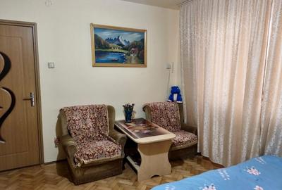 Apartament 2 camere bloc caramida etaj 1 - 6