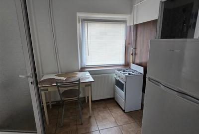 Garsonieră decomandată în Steaua