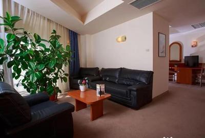 Spațiu comercial, de 2,147 mp, în P-ța Victoriei - 8