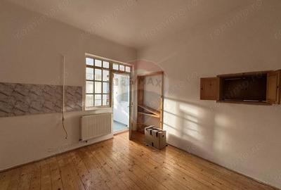 Casă cu 3 camere cu Teren 572 Mp în Central - 9