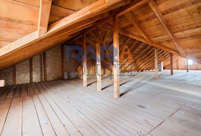 Casă 2015 - 4 dormitoare, 2 băi, 2 bucătării - 32