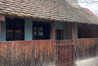 Casa veche cu sura zona linistita - 10