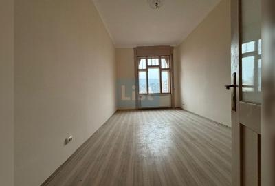 Apartament cu 3 camere semidecomandat în Central - 3