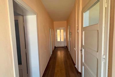 Casă cu 4 camere în Central - 6