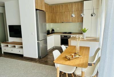 Apartament cu 3 camere semidecomandat în Aviației