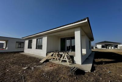 Casă individuală cu 4 camere cu Canalizare în Sântandrei - 2