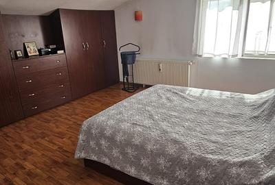 MITICA APOSTOL - casa P+M, 2004, ter-496mp, d-20ml la 159000 eu - 15