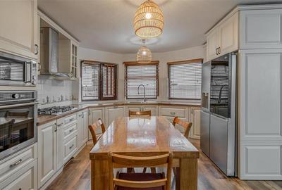 Casă individuală cu 5 camere cu Canalizare în Central - 5