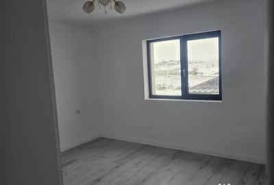 Casă cu 7 camere cu Teren 412 Mp în Malu Mare - 14