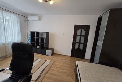 Garsonieră decomandată, mobilată în Dristor - 7