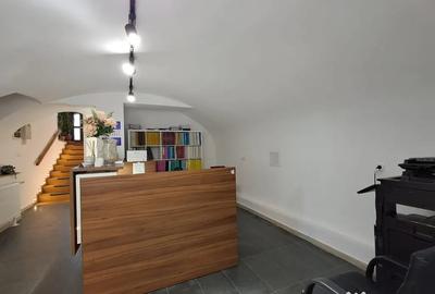 Apartament cu 4 camere semidecomandat, mobilat în Central - 4