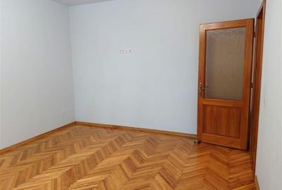 Apartament 3 camere decomandat parter inalt cu gradina - 9
