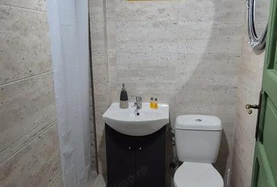 Casă cu 6 camere cu Teren 220 Mp în Central